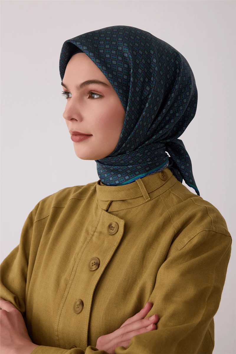 81 Belli Twill İpek Eşarp 4418D