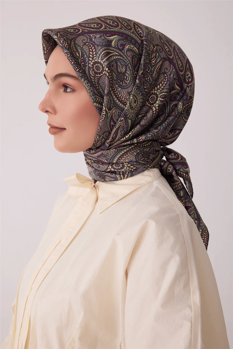 82 Belli Twill İpek Eşarp 4404D