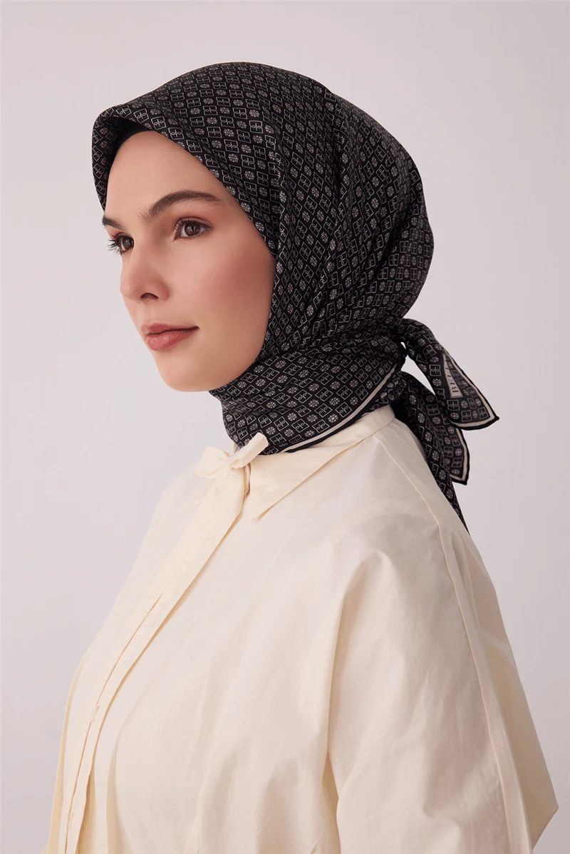 83 Belli Twill İpek Eşarp 4418D