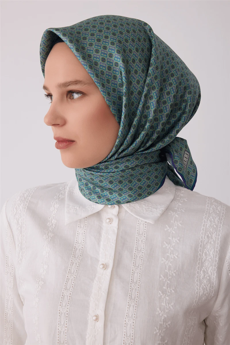 84 Belli Twill İpek Eşarp 4418D