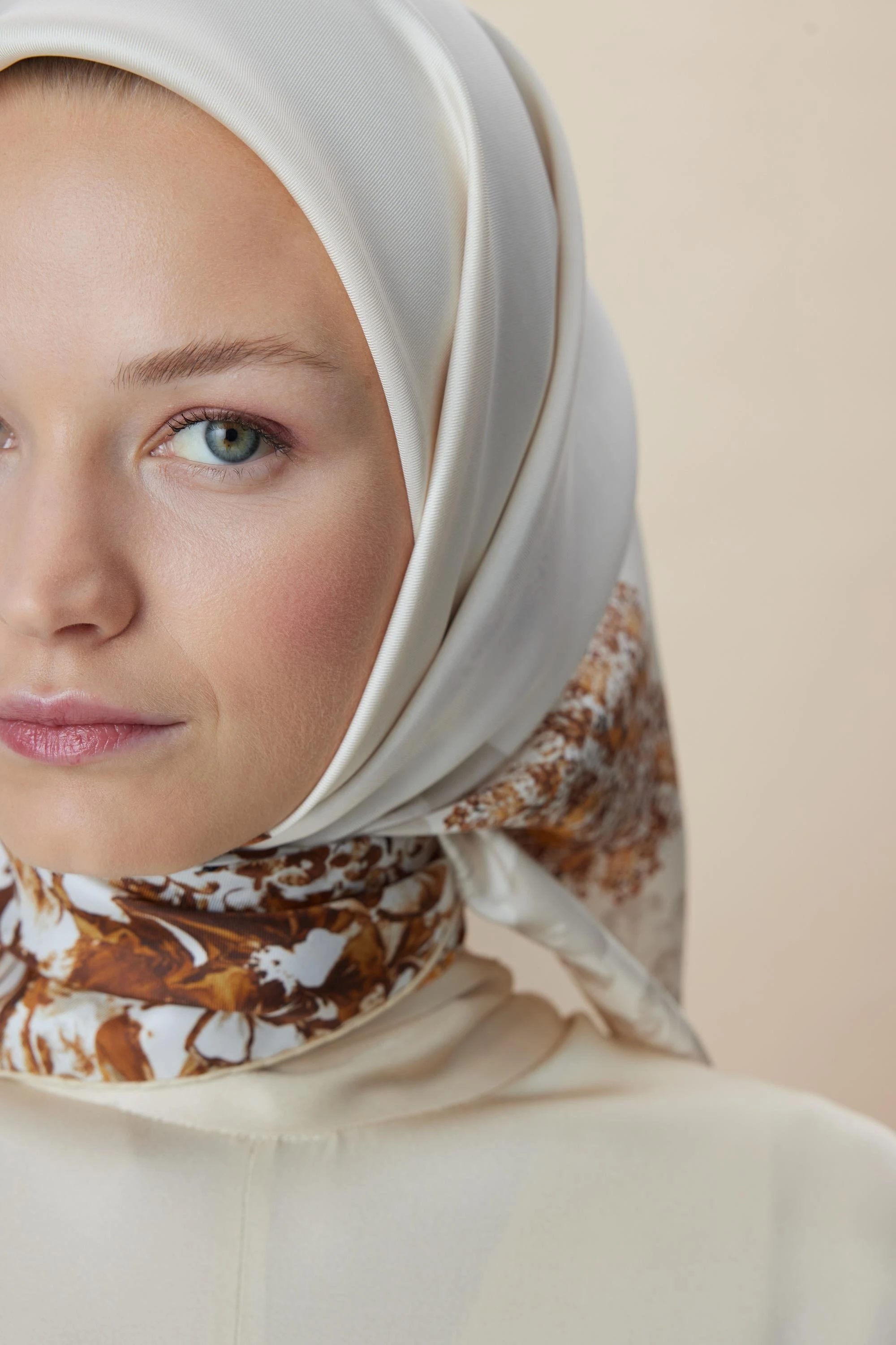 BEJ Maisa Larin Twill İpek Eşarp
