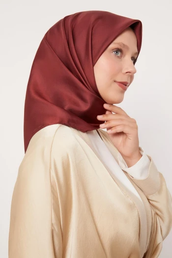 Koyu Mercan Levidor Düz Twill İpek Eşarp