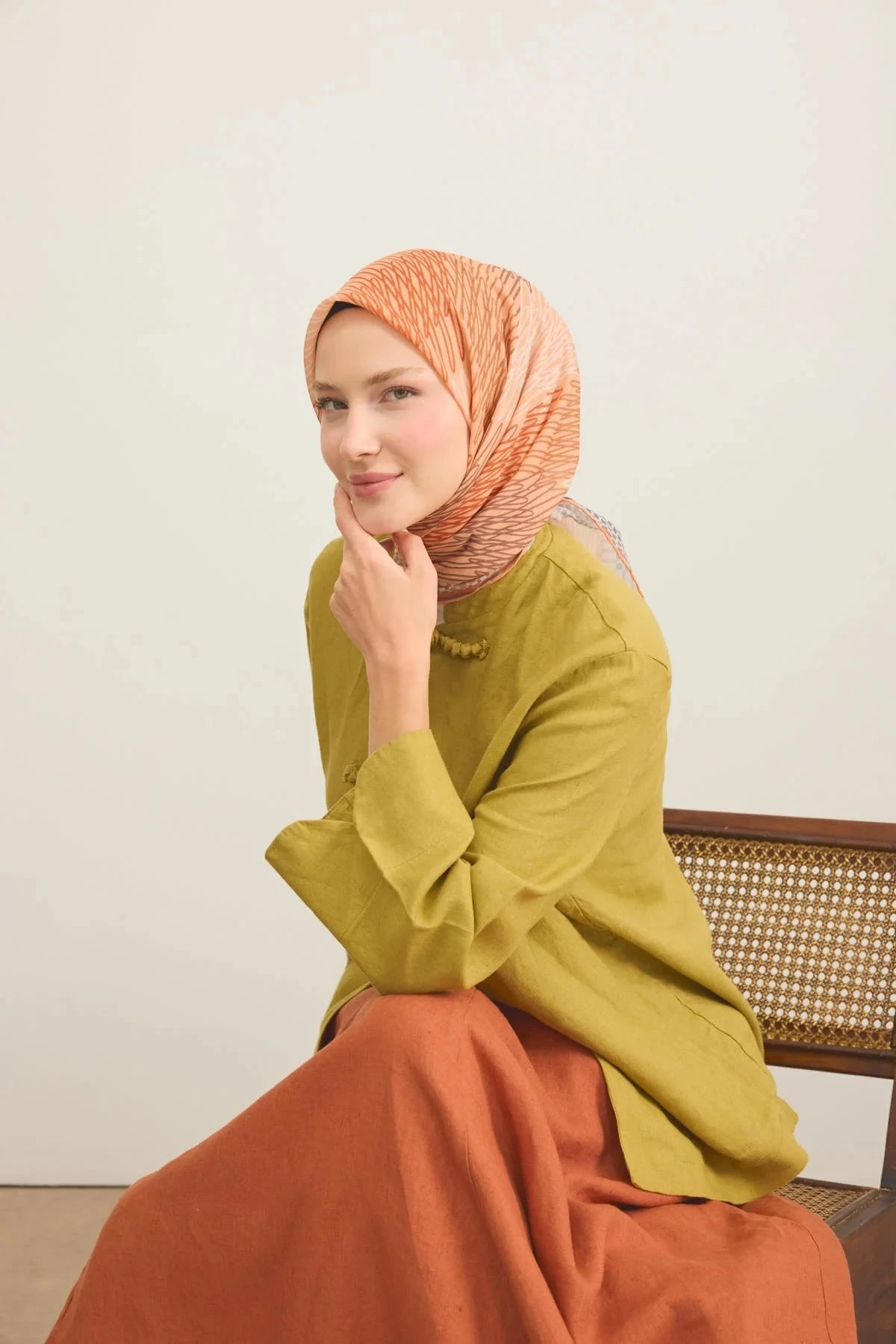 06 Silk Home Soft Eşarp 73159
