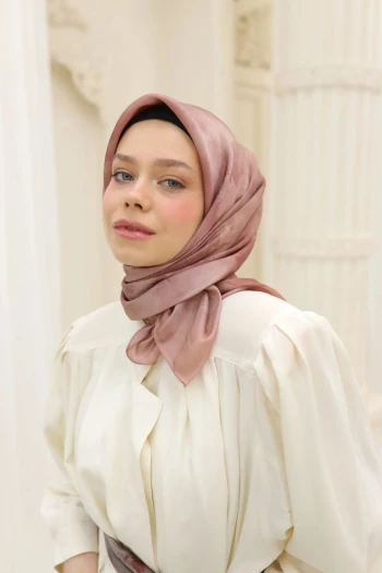 GÜL KURUSU Silk Home Shiny Eşarp