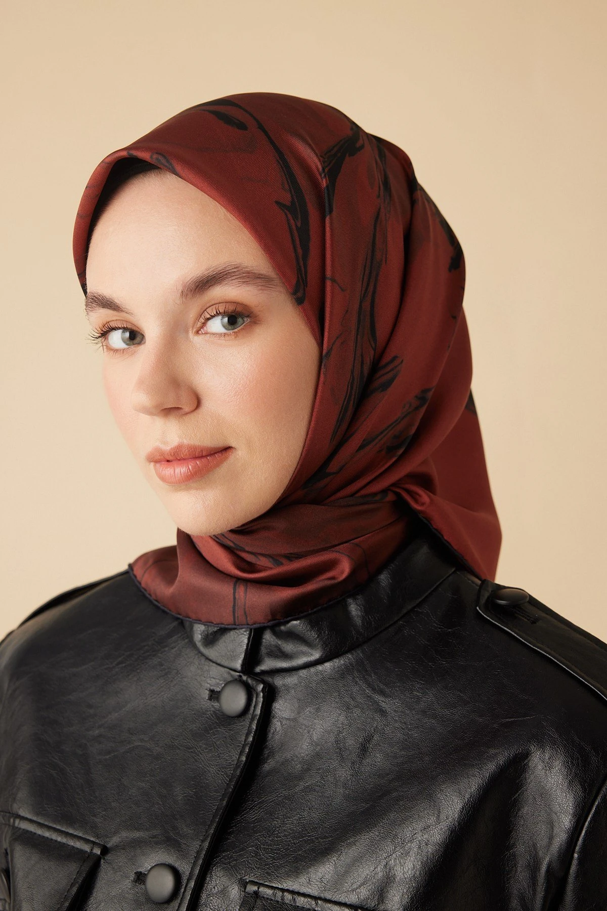 Kırmızı Maisa Eva Twill İpek Eşarp